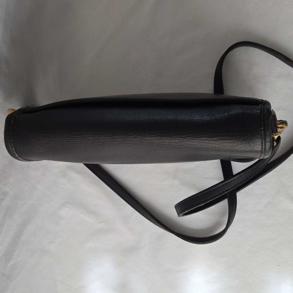 Vintage Leather Coach Pocket Purse 9755 - Picture 5 of 16